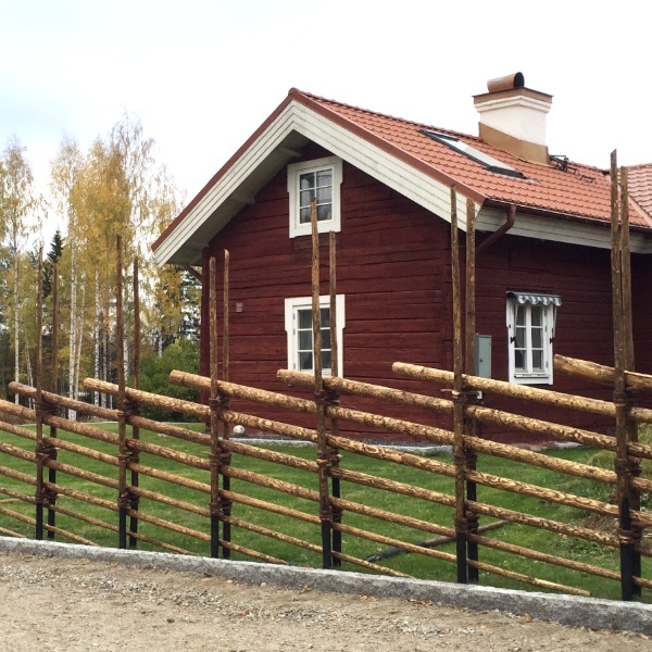 Kårböle, gärdsgårdsmodell Jämtgård bruntjärad